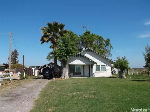 1455 Walnut Ave, Patterson, CA 95363 photo 2