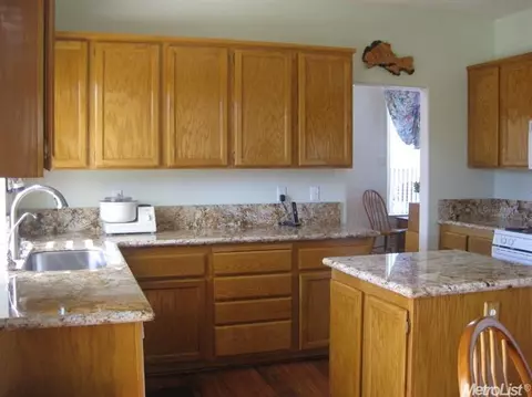 278 W Boesch Dr, Ripon, CA 95366 photo 3
