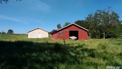 9364 Sunflower Rd, Wilton, CA 95693 photo 3