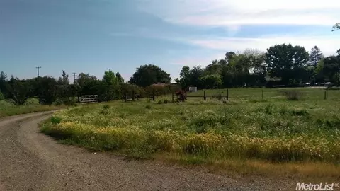 9364 Sunflower Rd, Wilton, CA 95693 photo 1