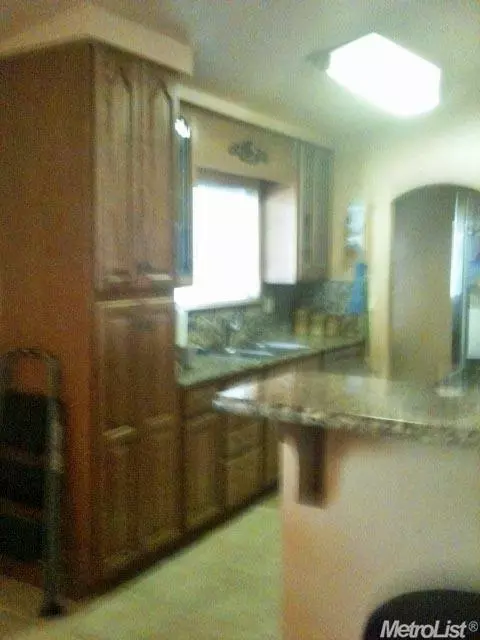 3632 Colonial Dr, Modesto, CA 95356 photo 9