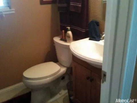 3632 Colonial Dr, Modesto, CA 95356 photo 15