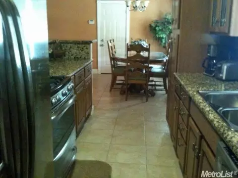 3632 Colonial Dr, Modesto, CA 95356 photo 5
