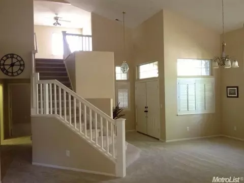 2120 Wimbledon Ct, Modesto, CA 95355 photo 2