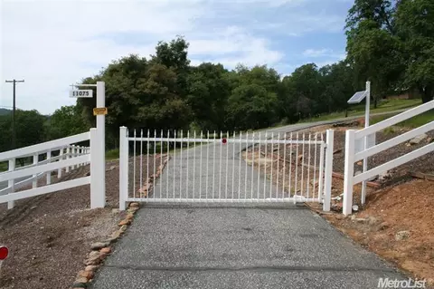 11075 Cramer Rd, Auburn, CA 95602 photo 1