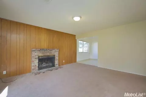 2762 Belmont Dr, Davis, CA 95618 photo 3