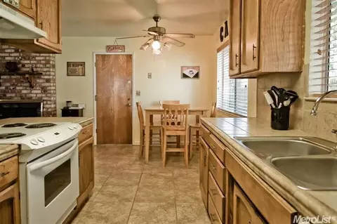 1309 Christopher Ct, Modesto, CA 95355 photo 10