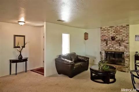1309 Christopher Ct, Modesto, CA 95355 photo 4