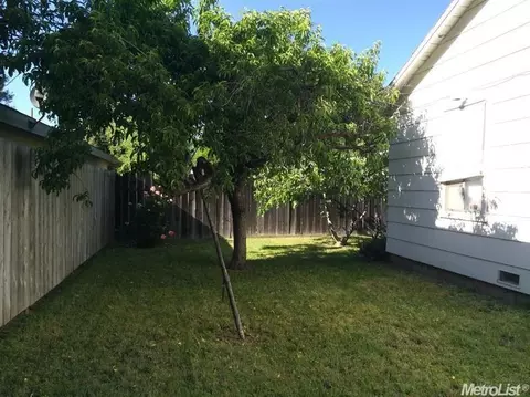 242 E Vine St, Lodi, CA 95240 photo 7