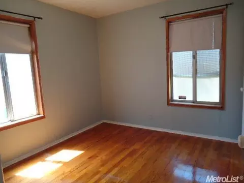 242 E Vine St, Lodi, CA 95240 photo 4