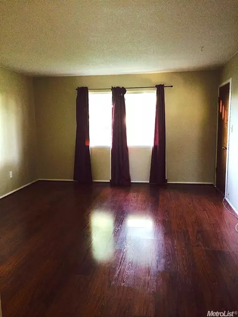 4905 Okmulgee Ave, Olivehurst, CA 95961 photo 4