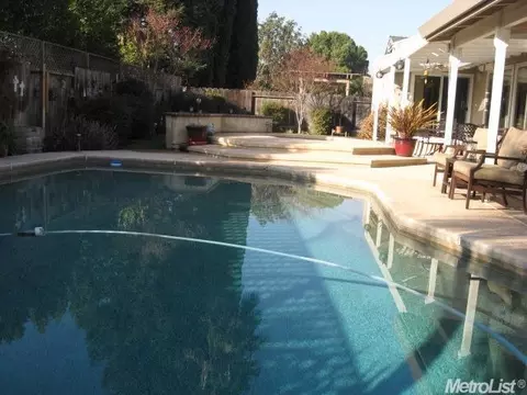 2104 Shaddox Ave, Modesto, CA 95358 photo 2