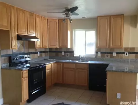 1 Lowe, Lodi, CA 95240 photo 11