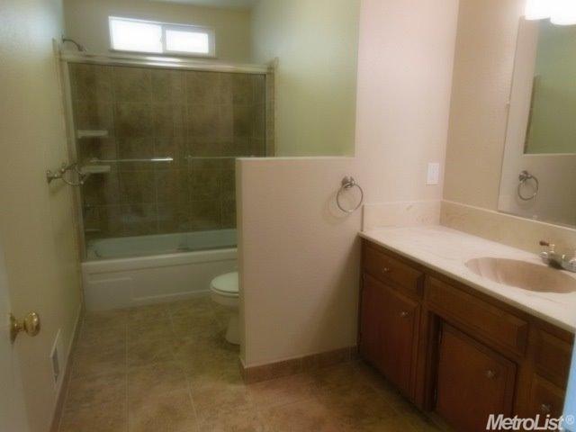 2240 E Canal Dr, Turlock, CA 95380 photo 10