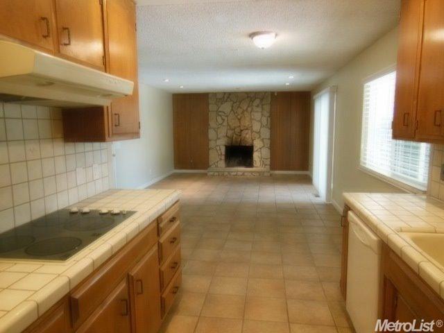 2240 E Canal Dr, Turlock, CA 95380 photo 6