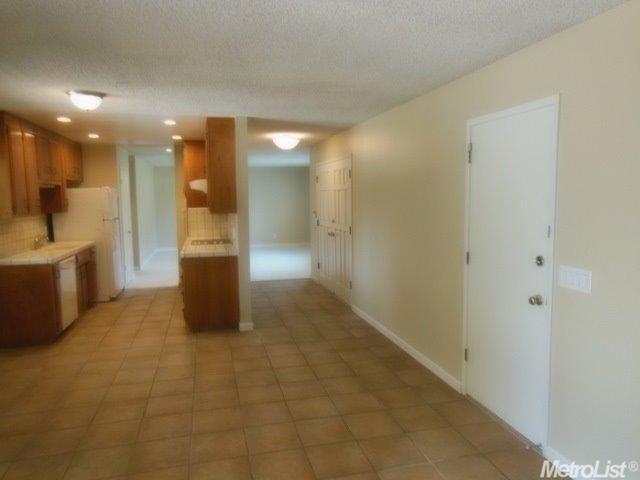 2240 E Canal Dr, Turlock, CA 95380 photo 3