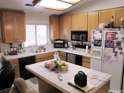 1824 Brahms Way, Modesto, CA 95358 photo 4
