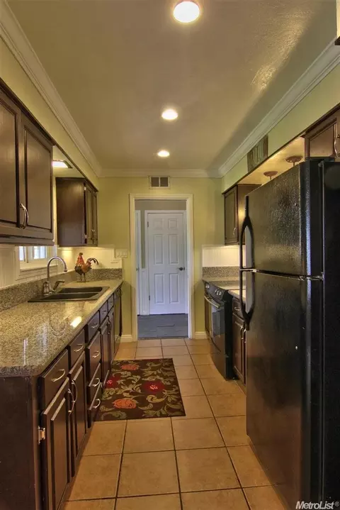 5116 Love Way, Carmichael, CA 95608 photo 2