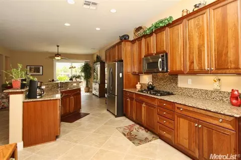 2080 Devonport Loop, Roseville, CA 95747 photo 9