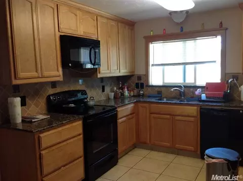10250 Spring St, Galt, CA 95632 photo 4
