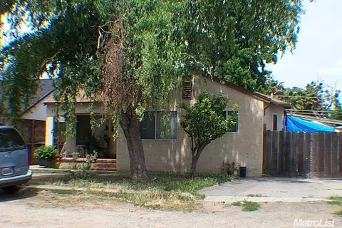1245 Normandy Dr, Modesto, CA 95351 photo 1