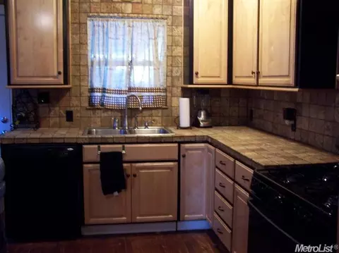 545 Castle St, Modesto, CA 95350 photo 6