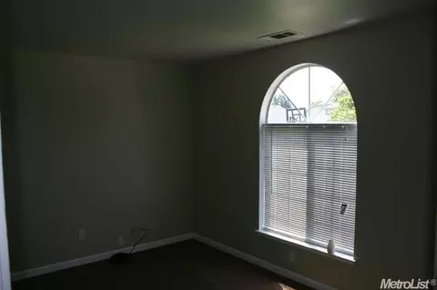 1528 Prospect Ln, Modesto, CA 95355 photo 5