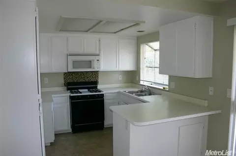 1528 Prospect Ln, Modesto, CA 95355 photo 4