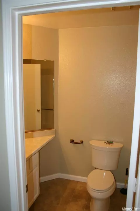 1528 Prospect Ln, Modesto, CA 95355 photo 7