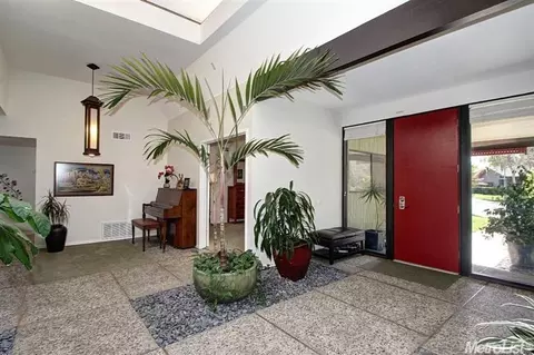 5481 Wildflower Cir, Carmichael, CA 95608 photo 3