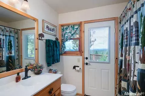 8525 Balderston Rd, Georgetown, CA 95634 photo 18