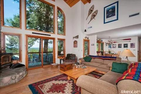 8525 Balderston Rd, Georgetown, CA 95634 photo 3