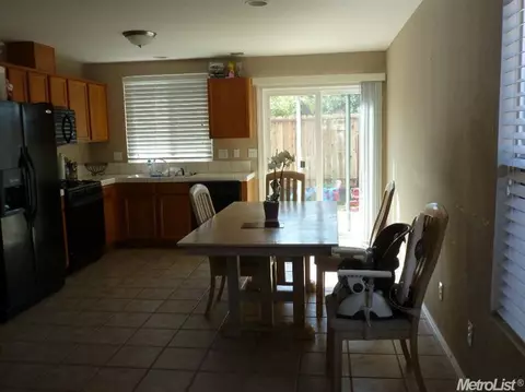 707 Robert L Smith Dr, Tracy, CA 95376 photo 4
