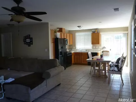 707 Robert L Smith Dr, Tracy, CA 95376 photo 3