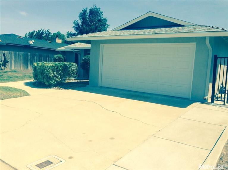 916 Winepress Ln, Modesto, CA 95351 photo 3