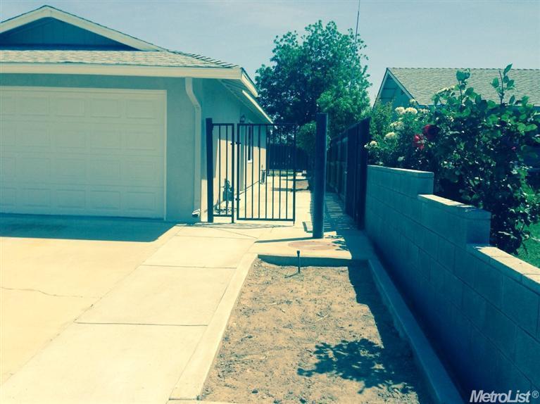 916 Winepress Ln, Modesto, CA 95351 photo 4
