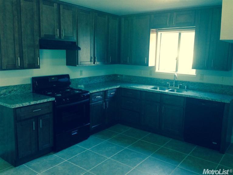 916 Winepress Ln, Modesto, CA 95351 photo 7