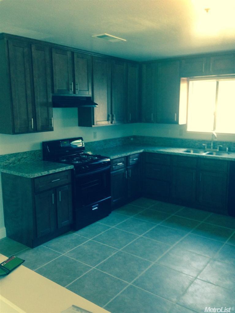 916 Winepress Ln, Modesto, CA 95351 photo 10