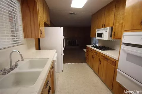 1405 W Rumble Rd, Modesto, CA 95350 photo 5