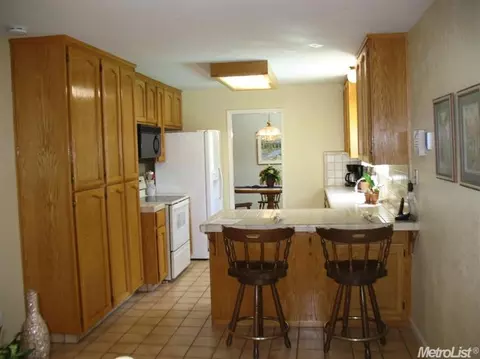 2104 Spring Oak Ct, Modesto, CA 95355 photo 3