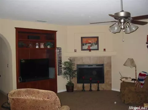 2249 Ravenbrook, Manteca, CA 95336 photo 2