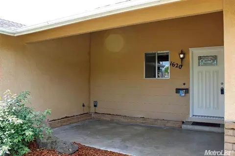 1620 Robbie Ave, Modesto, CA 95350 photo 2
