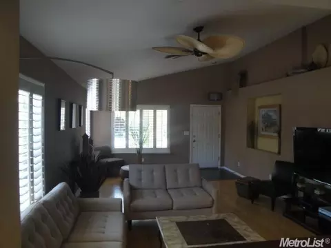 3121 Flushing Meadows Dr, Modesto, CA 95355 photo 4