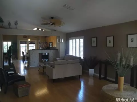 3121 Flushing Meadows Dr, Modesto, CA 95355 photo 2