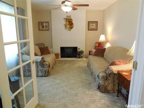 264 Grant Ct, Manteca, CA 95336 photo 2