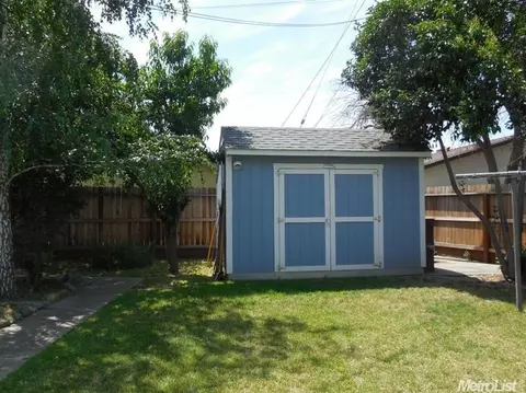 264 Grant Ct, Manteca, CA 95336 photo 8