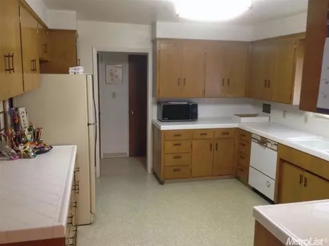 2368 Cabrillo Cir, Lodi, CA 95242 photo 7