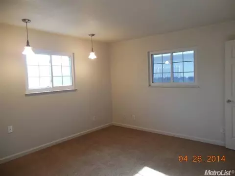 828 Emerald Pl, Manteca, CA 95336 photo 9