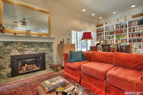4929 Secluded Oaks Ln, Carmichael, CA 95608 photo 8