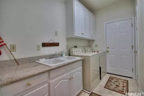 4929 Secluded Oaks Ln, Carmichael, CA 95608 photo 14
